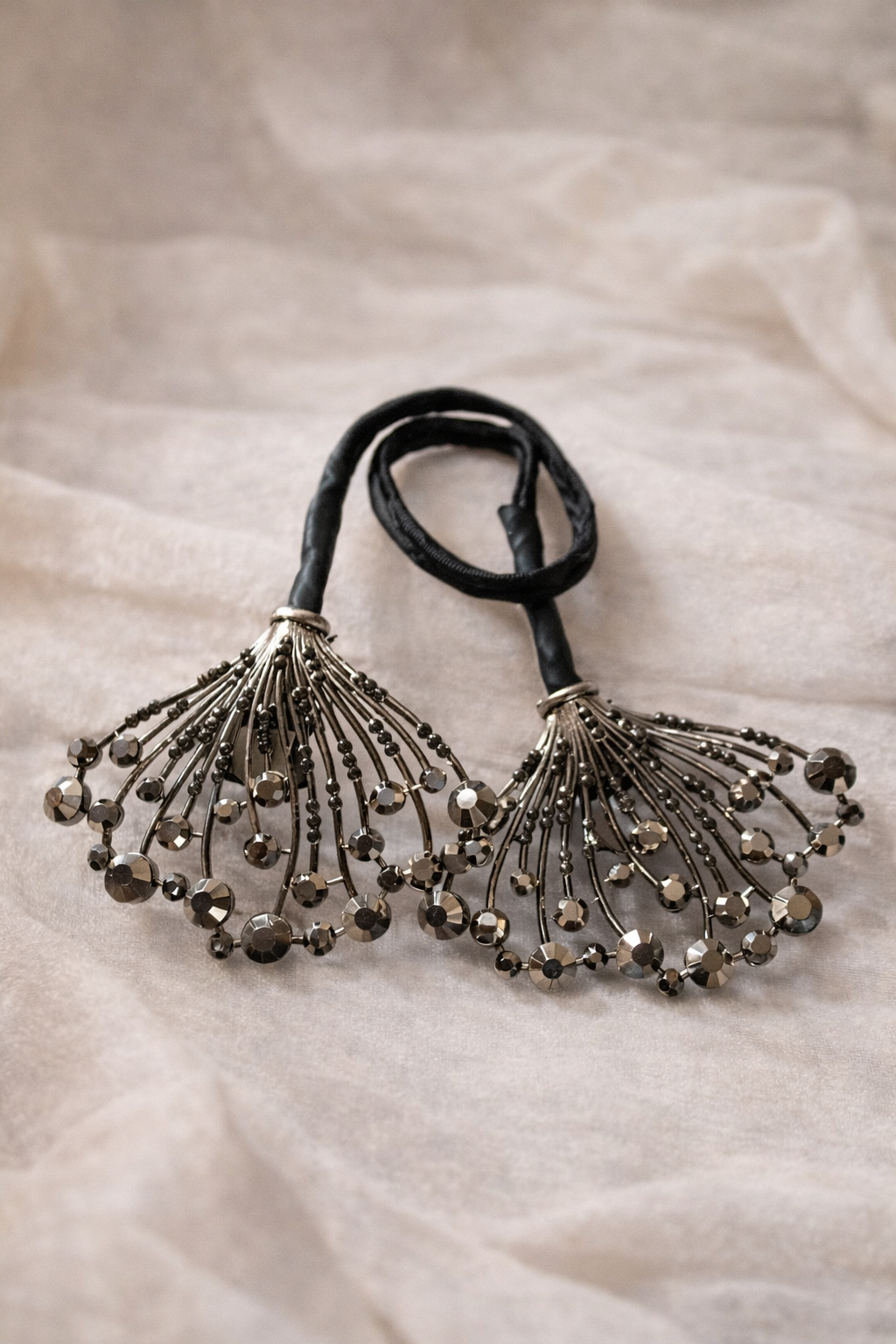 Elegant Twist Bun Maker